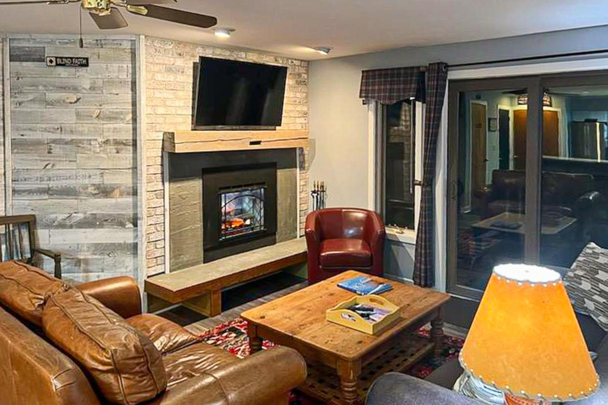 Okemo Mountain Lodge Ludlow Phòng bức ảnh